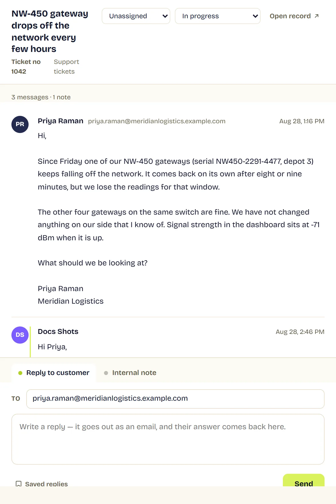 A support conversation in order: the customer's first message, a reply sent to them, an internal note badged as not sent, and their answer. Below, a composer with tabs for Reply to customer and Internal note.